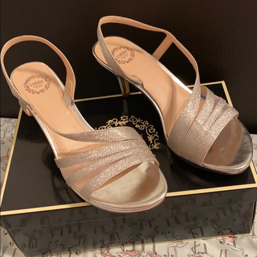 I.Miller Silver Glitter size 8  Pumps (see pics)